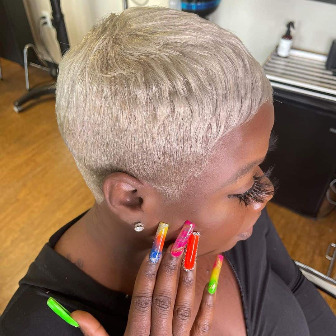 25-top-short-hairstyles-may-2021-120521