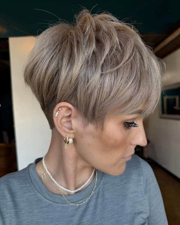angled-pixie-haircut