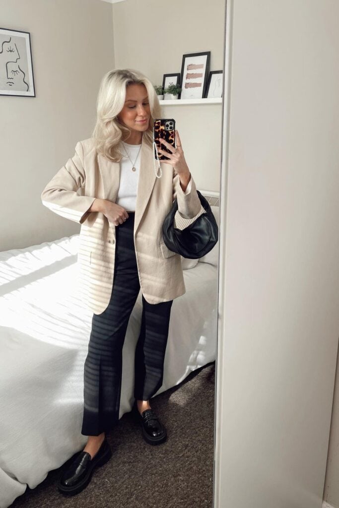 beige-blazer-outfits-16-683x1024-1 Beige Blazer with Black Trousers and Loafers
