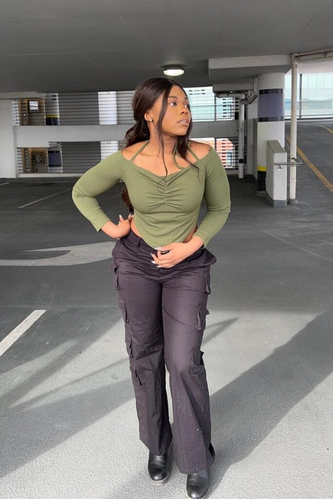 black-cargo-pants-outfit-ideas-15-683x1024-1