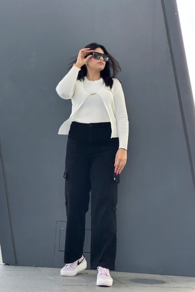 black-cargo-pants-outfit-ideas-16-683x1024-1