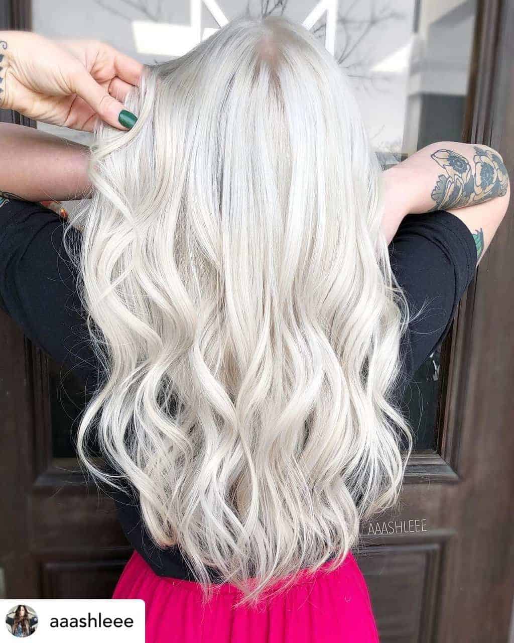 blonde-hair-color-7 Platinum blonde hair color.