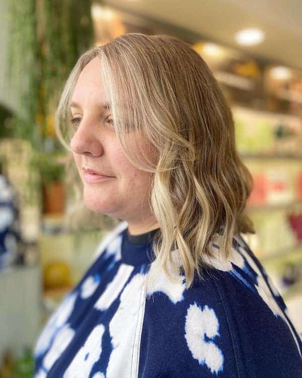 blonde-lob-haircut-for-older-women Blonde Lob Haircut for Older Women
