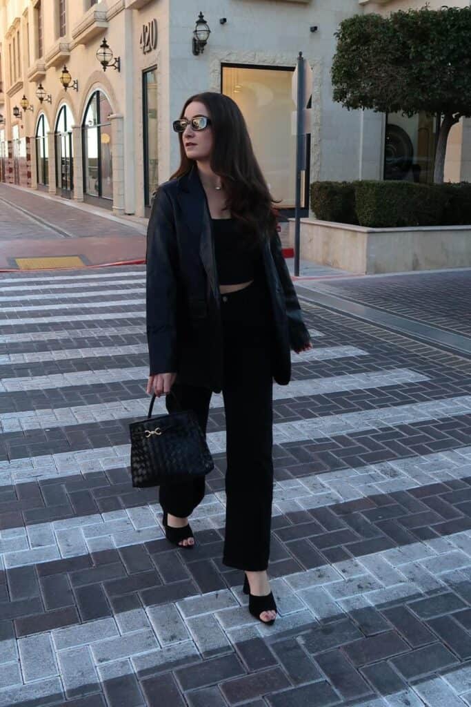 business-casual-outfits-4-683x1024-1 All-Black Elegance