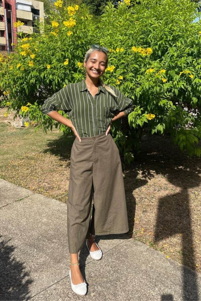 business-casual-outfits-6-683x1024-1 Stripes and Wide-Leg Pants for a Relaxed Vibe