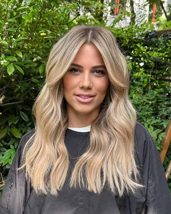 chic-mid-length-haircut-with-subtle-waves Chic Mid-Length Haircut with Subtle Waves