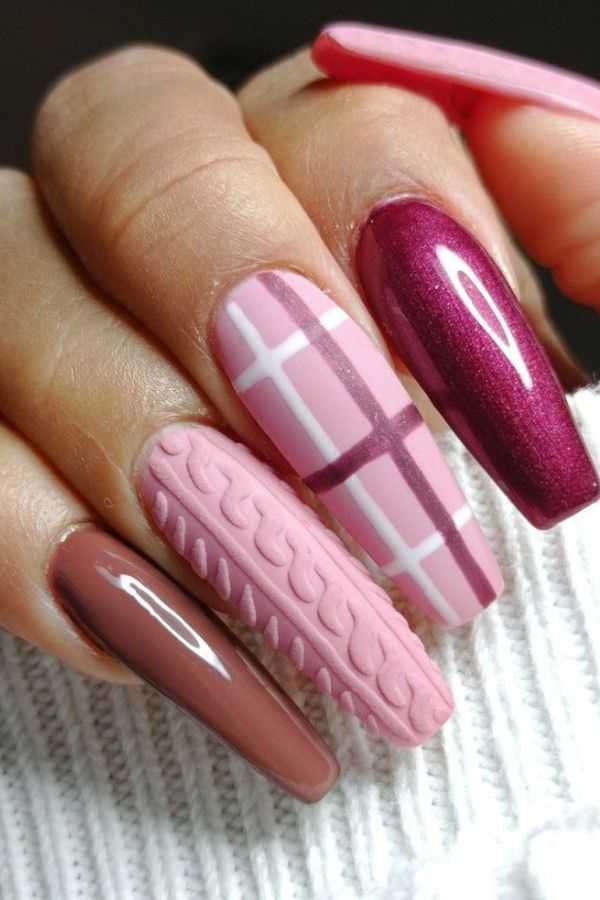 classic-fair-isle-nails Classic Fair Isle Nails