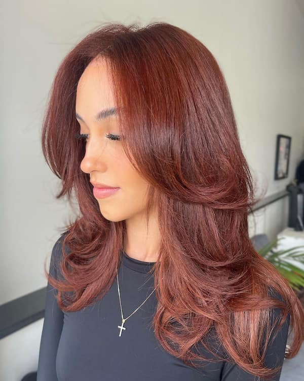 copper-brown-butterfly-haircut-with-long-curtain-bangs Copper Brown Butterfly Haircut with Long Curtain Bangs