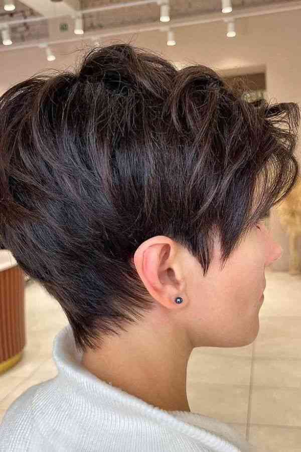 edgy-pointed-ends-wolf-haircut Edgy Pointed Ends Wolf Haircut