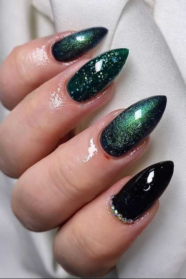 Emerald Green Chrome Nails