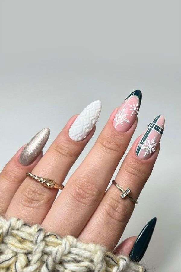 festive-plaid-nails Festive Plaid Nails