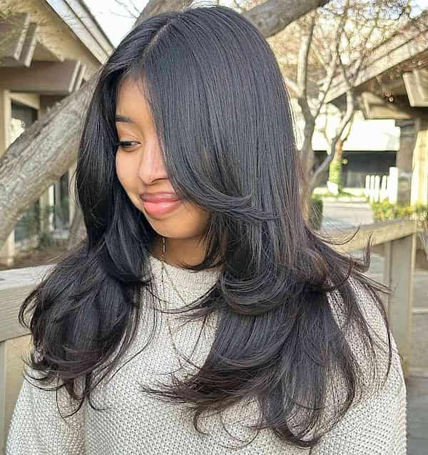 fluffy-butterfly-haircut-with-flicked-ends Fluffy Butterfly Haircut with Flicked Ends