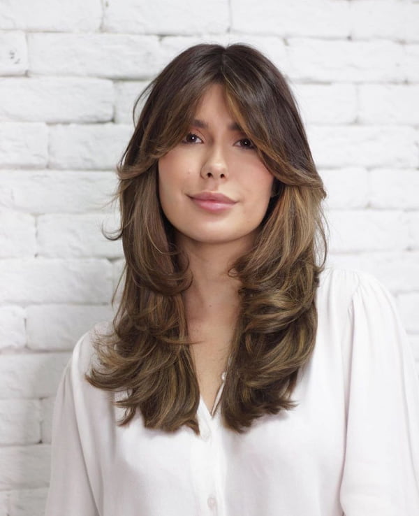 formal-butterfly-haircut-with-curtain-bangs Formal Butterfly Haircut with Curtain Bangs