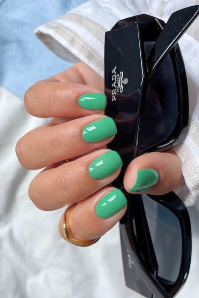 green-nails-18-683x1024-1