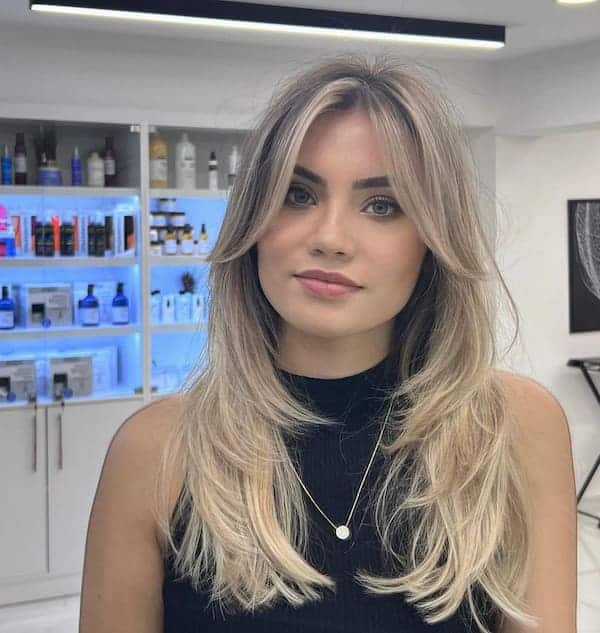 long-bob-with-overlapping-layers-and-bangs Long Bob with Overlapping Layers and Bangs