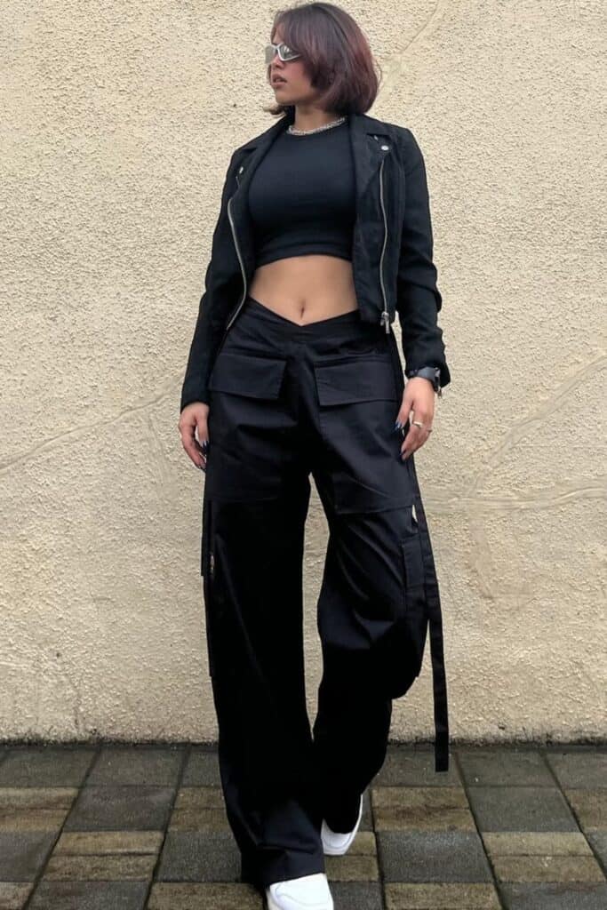 metal-concert-outfit-ideas-3-683x1024-1 Leather Jacket for an Edgy Look