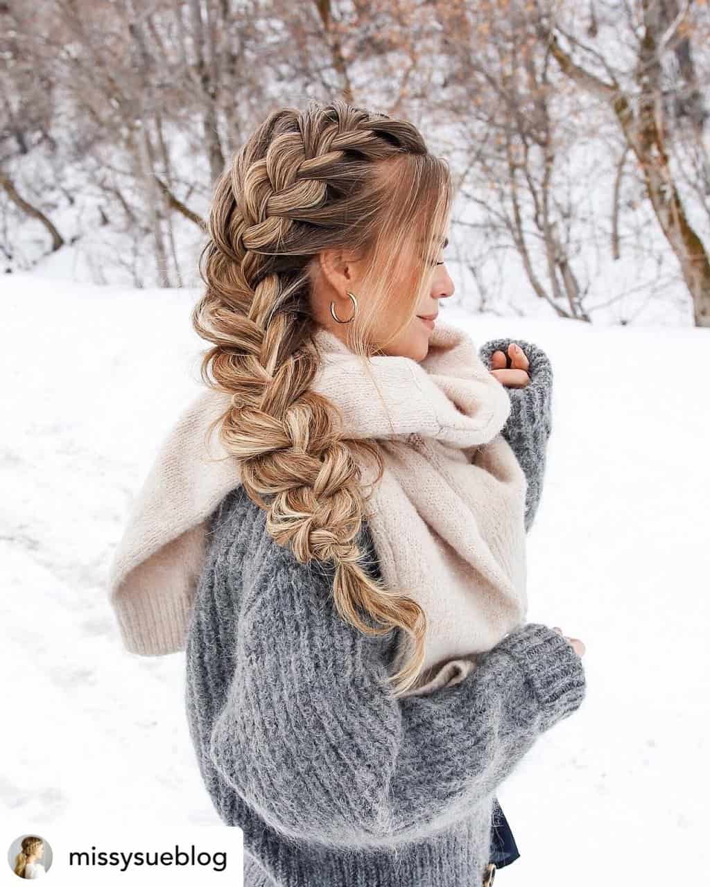 rainy-day-hairstyles-13 Side braids are perfect for rainy days!