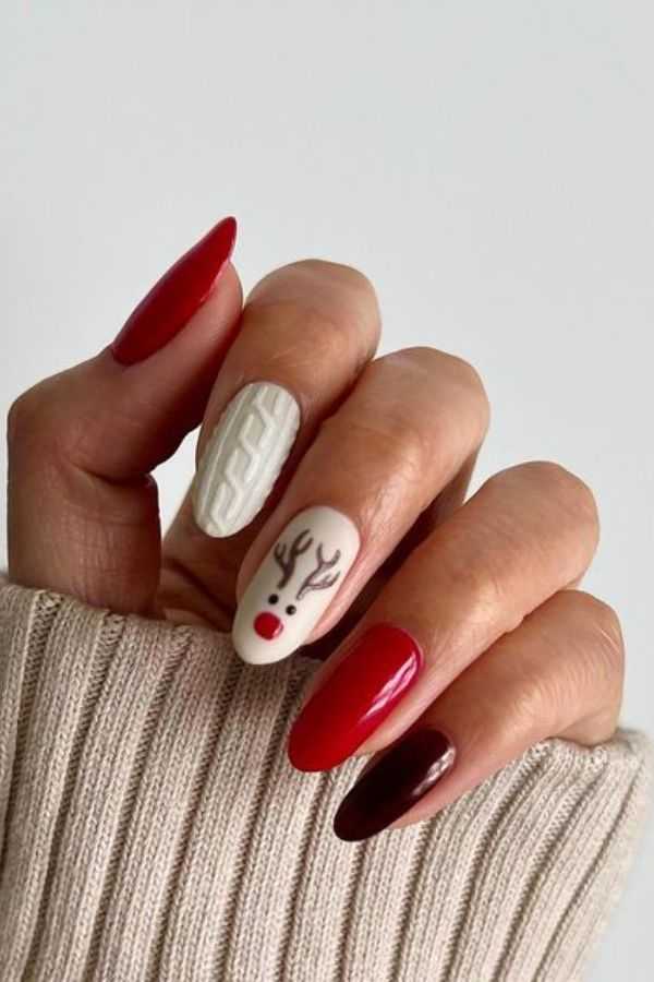 reindeer-sweater-nails Reindeer Sweater Nails