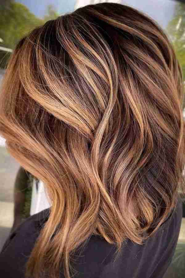 Shaggy Lob with Caramel Highlights