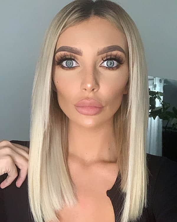 Shoulder-Length Cropped Lob Haircut