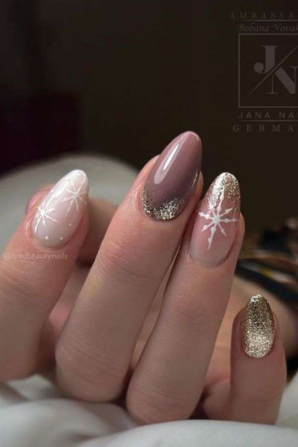 sleek-metallic-snowflakes Sleek Metallic Snowflakes