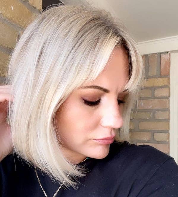 smooth-blonde-bob-haircut-with-curtain-bangs Smooth Blonde Bob Haircut with Curtain Bangs