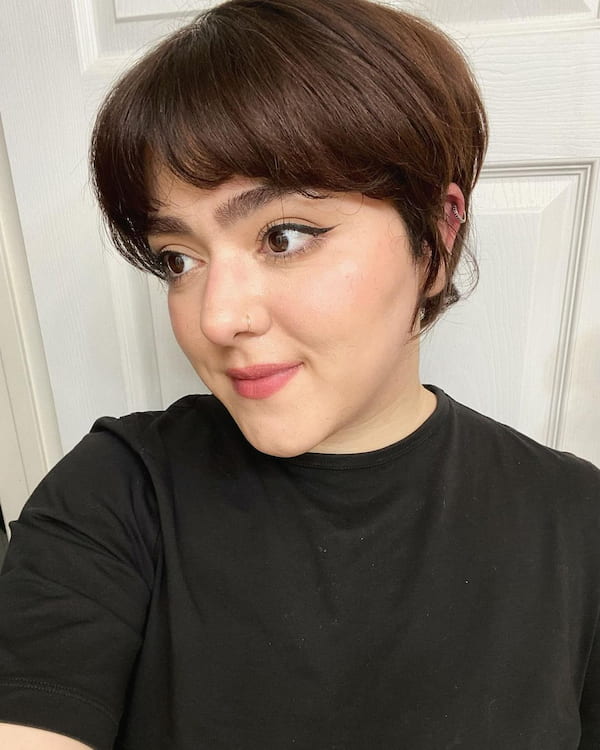 smoothly-layered-pixie-haircut