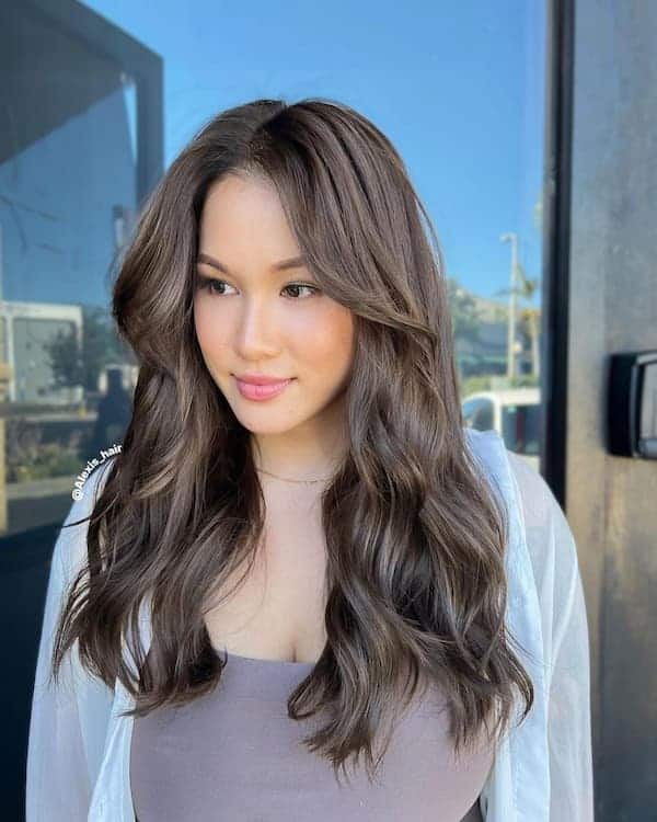 summer-feathered-layered-haircut-with-wispier-top-layers Summer Feathered Layered Haircut with Wispier Top Layers