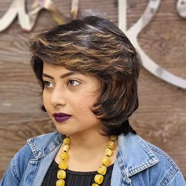 symmetrical-haircut-with-overlapping-layers