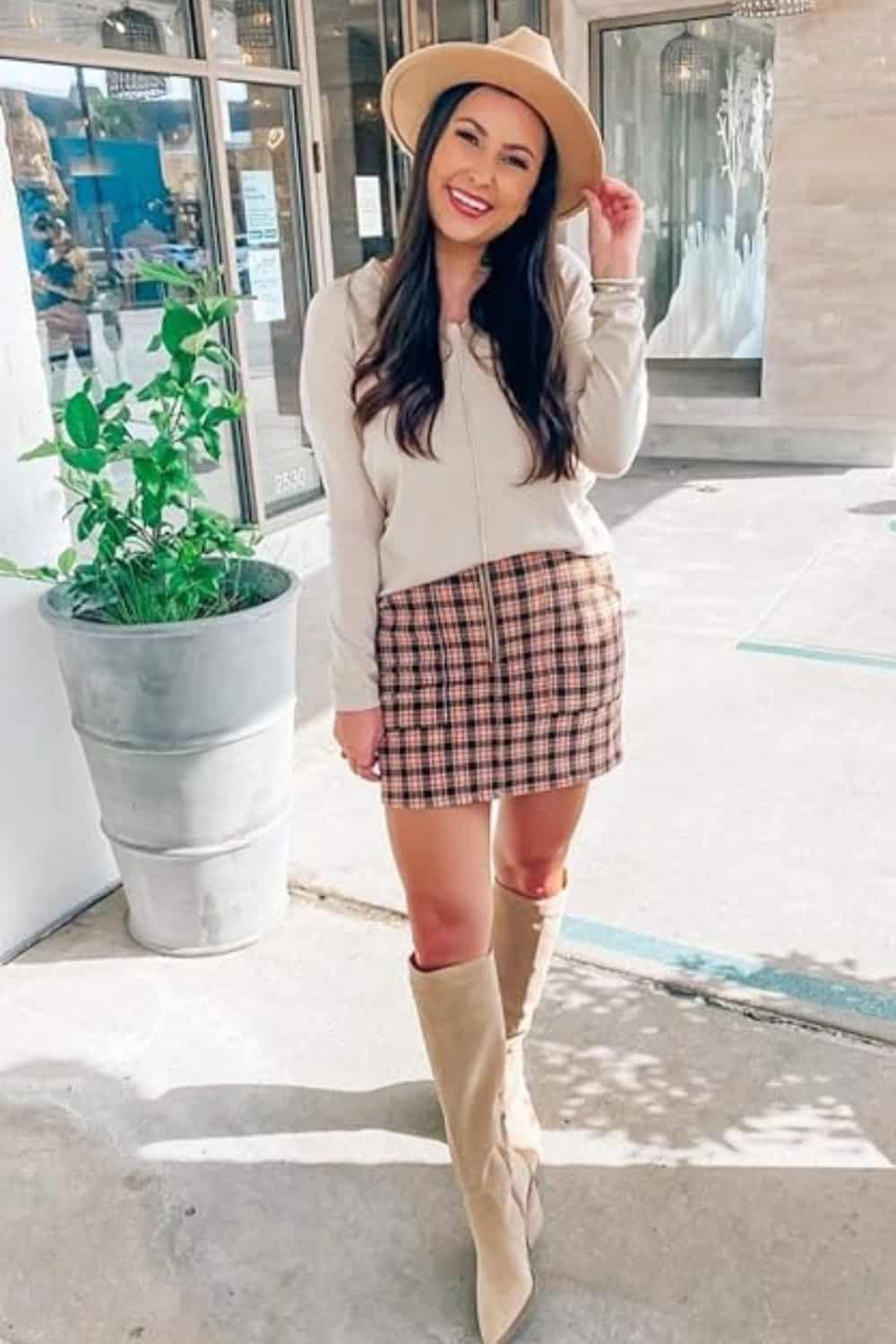 winter-country-concert-outfits-13 Sweater and Plaid Mini Skirt